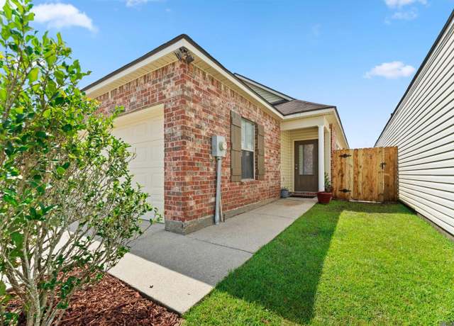 Property at 15012 Rimrock Ct, Baton Rouge, LA 70819, 3 beds, 2 baths