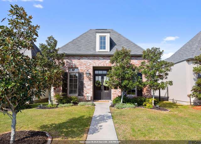 Property at 2637 Cresthaven Ave, Baton Rouge, LA 70810, 3 beds, 2 baths