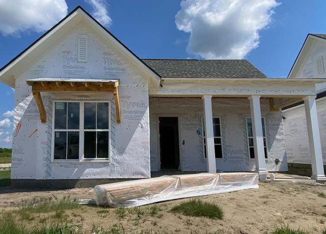 Property at 224 Fosters Way, Thibodaux, LA 70301, 4 beds, 3 baths