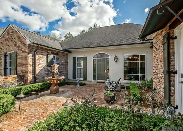 Property at 18022 Club View Dr, Saint George, LA 70810, 4 beds, 3 baths