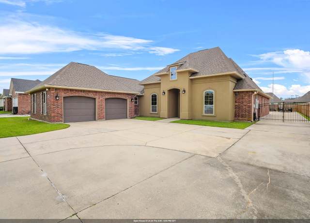 Property at 338 Sugar Land St, Houma, LA 70364, 4 beds, 3 baths