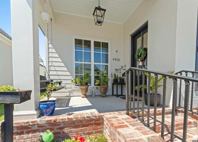 Property at 4926 Pembrooke Ave, Gonzales, LA 70737, 3 beds, 2.5 baths