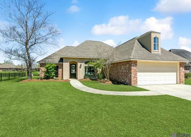 Property at 9181 Rue De Vieux Carre, Denham Springs, LA 70706, 4 beds, 2.5 baths
