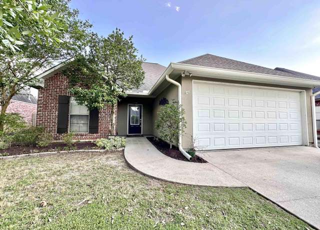 Property at 40505 Cross Creek Ave, Gonzales, LA 70737, 3 beds, 2 baths