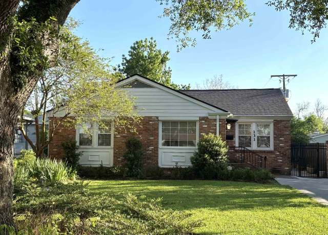 Property at 131 Pecan St, Thibodaux, LA 70301, 3 beds, 2 baths