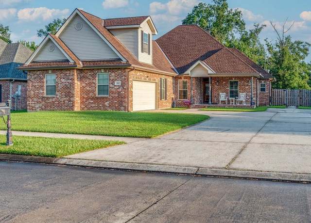 Property at 22 Carrington Cir, Houma, LA 70364, 4 beds, 3 baths
