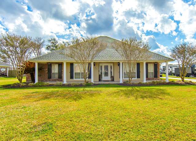 Property at 261 Tyler Christian Dr, Houma, LA 70360, 4 beds, 2 baths