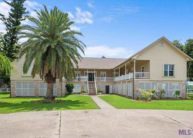 Property at 188 Medical Ln, Grand Isle, LA 70358, 4 beds, 4.5 baths