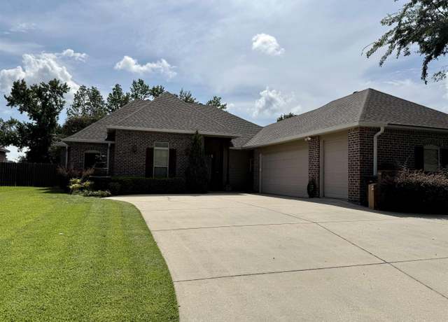 Property at 16470 Pearson Dr, Prairieville, LA 70769, 4 beds, 3 baths