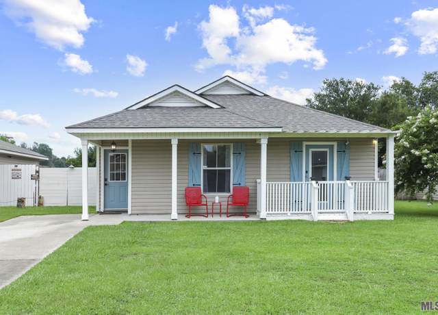 Property at 23482 Country Manor Ave, Denham Springs, LA 70726, 4 beds, 2 baths