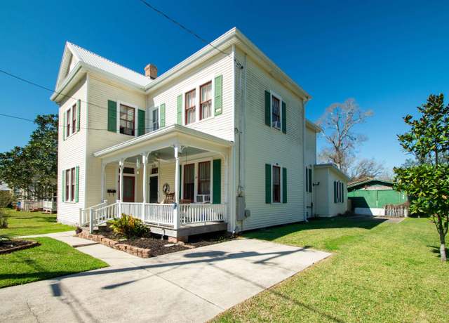 Property at 208 Morris St, Franklin, LA 70538, 4 beds, 2.5 baths