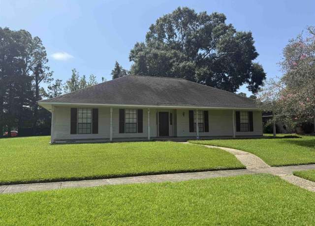 Property at 12536 Mallory Ave, Baton Rouge, LA 70816, 4 beds, 2.5 baths