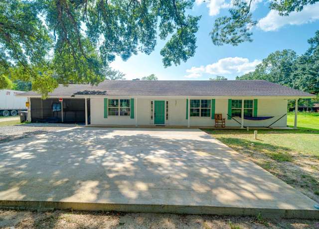 Property at 17805 Greenwell Springs Rd, Greenwell Springs, LA 70739, 4 beds, 2 baths