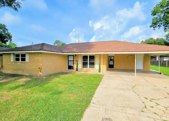 Property at 1213 S Sybil Ave, Gonzales, LA 70737, 3 beds, 2 baths