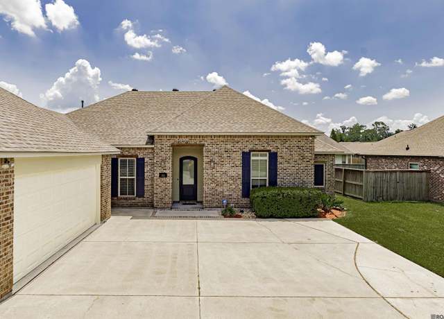 Property at 13232 Dutchtown Lakes Dr, Geismar, LA 70734, 4 beds, 2.5 baths