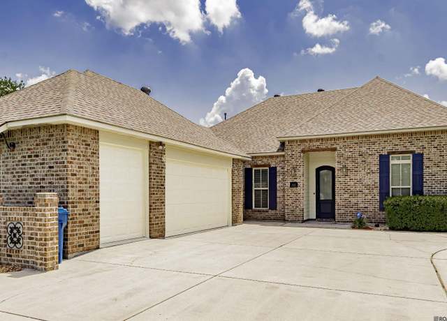 Property at 13232 Dutchtown Lakes Dr, Geismar, LA 70734, 4 beds, 2.5 baths