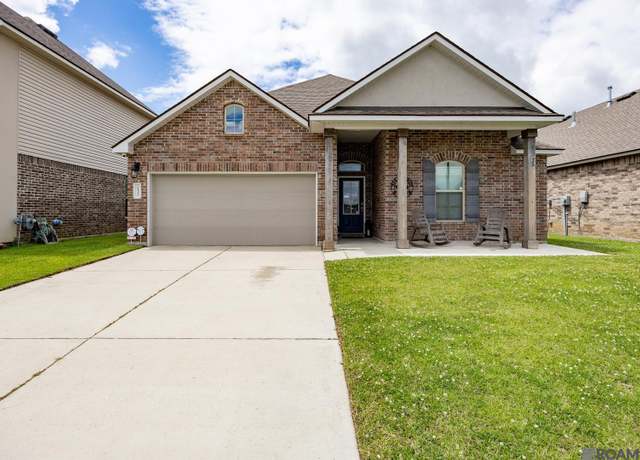 Property at 21332 Wood Glen Ave, Zachary, LA 70791, 4 beds, 2 baths