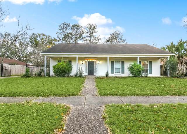 Property at 13662 House Of Lancaster Dr, Baton Rouge, LA 70816, 4 beds, 2.5 baths