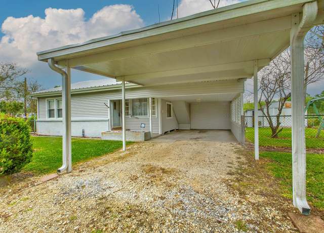 Property at 1569 West Main St, Schriever, LA 70395, 3 beds, 1 bath