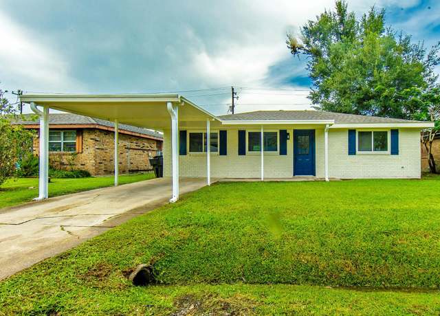 Property at 215 Saint Patrick St, Houma, LA 70364, 3 beds, 1.5 baths