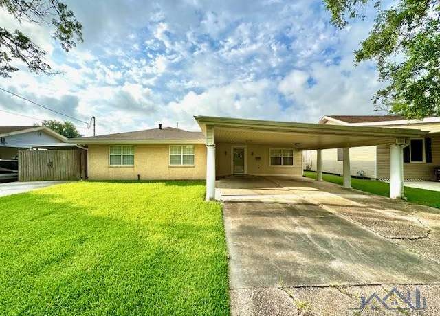 Property at 802 Broadmoor Ave, Houma, LA 70364, 3 beds, 2 baths