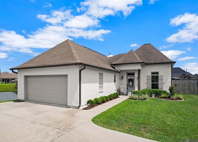 Property at 39300 Copperwood Ave, Prairieville, LA 70769, 4 beds, 2 baths