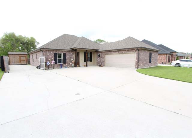 Property at 165 Derusso St, Houma, LA 70364, 4 beds, 2.5 baths