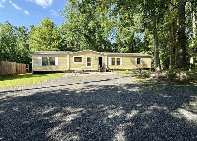 Property at 39384 W Worthey Rd, Gonzales, LA 70737, 4 beds, 2 baths