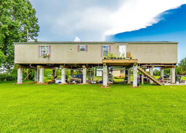 Property at 500 Aragon Rd, Montegut, LA 70377, 3 beds, 2 baths