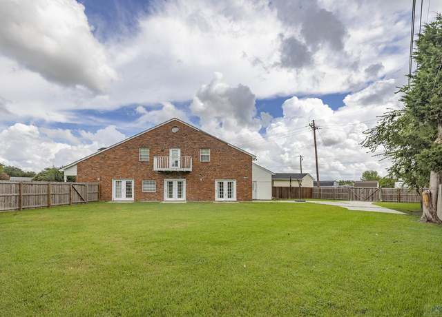 Property at 526 South French Quarter Dr, Houma, LA 70364, 2 beds, 2 baths