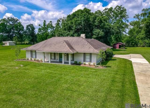 Property at 6915 Greenmeadow Dr, Greenwell Springs, LA 70739, 4 beds, 2 baths