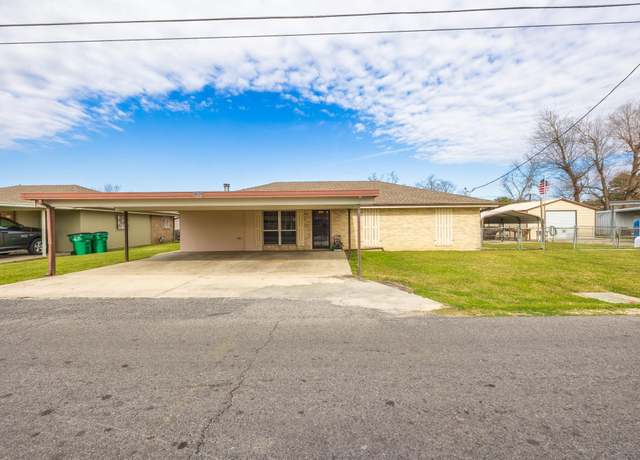 Property at 430 St Louis St, Raceland, LA 70394, 3 beds, 2 baths