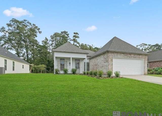 Property at 10365 Fountain Ln, Denham Springs, LA 70726, 3 beds, 3 baths