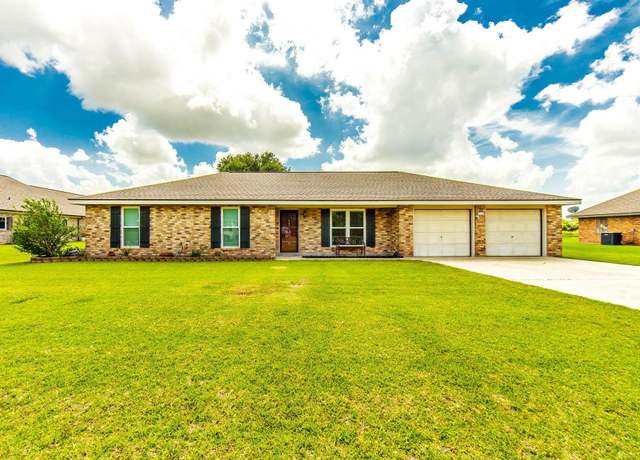 Property at 118 Marcello Blvd, Thibodaux, LA 70301, 3 beds, 2 baths