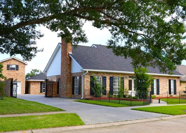 Property at 3012 Creole Dr, Houma, LA 70364, 3 beds, 2.5 baths