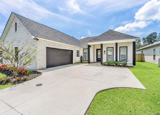 Property at 9630 South Creek Dr, Denham Springs, LA 70726, 5 beds, 3 baths