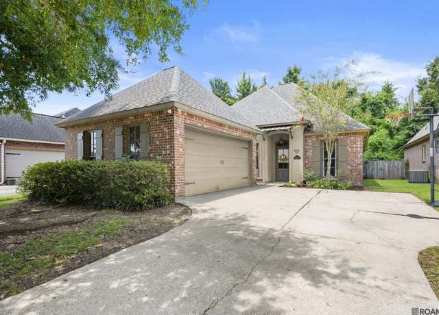 Property at 36290 W Pine Grove Ct, Prairieville, LA 70769, 3 beds, 2 baths