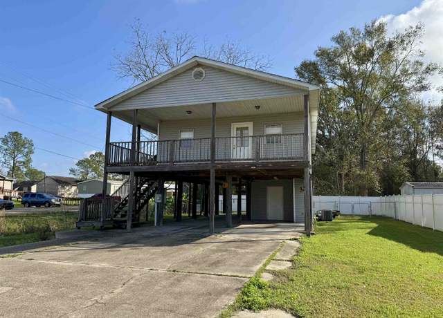 Property at 1201 Theresa St, Franklin, LA 70538, 3 beds, 1 bath