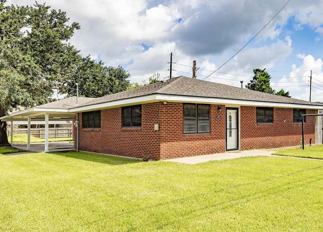 Property at 301 Highland Dr, Houma, LA 70364, 3 beds, 2 baths