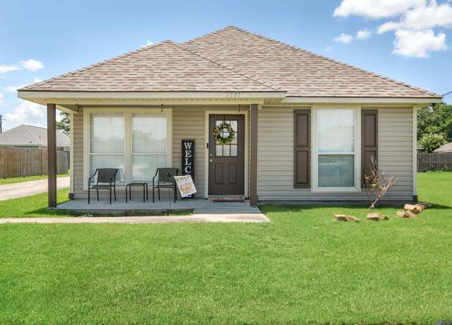 Property at 1211 S Lexington Ave, Gonzales, LA 70737, 3 beds, 2 baths