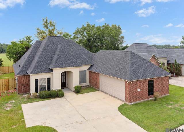 Property at 4370 Honeysuckle Dr, Zachary, LA 70791, 4 beds, 3 baths