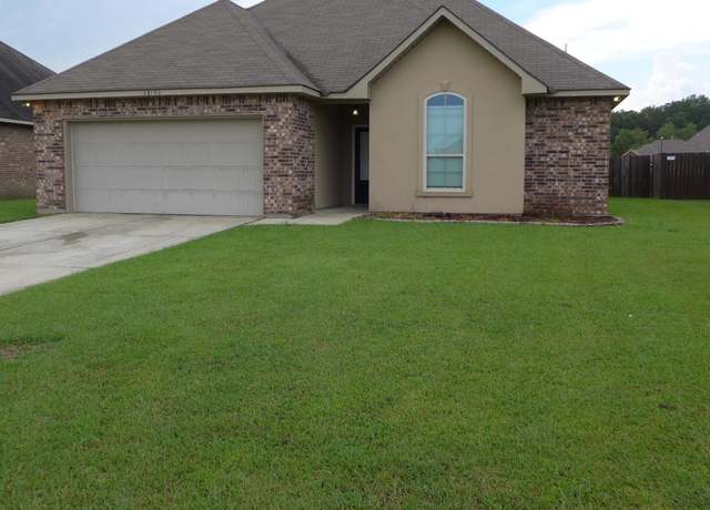 Property at 23159 Mango Dr, Denham Springs, LA 70808, 3 beds, 2 baths