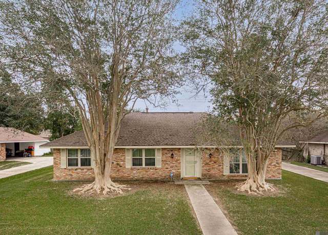 Property at 10625 Ridgely Rd, Baton Rouge, LA 70809, 4 beds, 2 baths