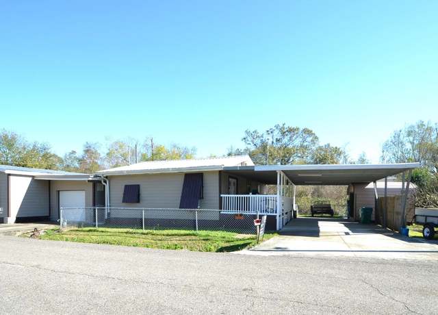 Property at 272 Louise Ln, Houma, LA 70364, 3 beds, 3 baths