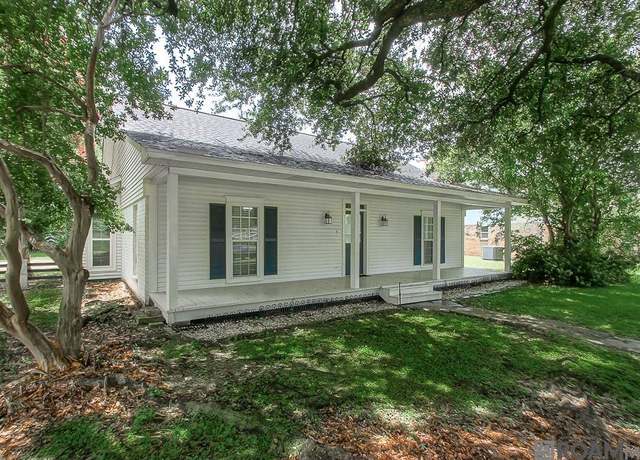 Property at 15222 S Marsden Pl, Baton Rouge, LA 70816, 3 beds, 2 baths