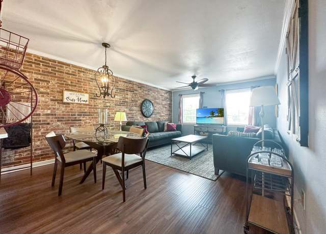 Property at 4735 Government St #208, Baton Rouge, LA 70806, 2 beds, 2 baths