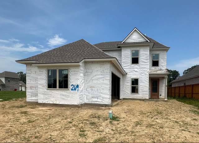 Property at 13276 Belle Reine Dr, Geismar, LA 70734, 5 beds, 4.5 baths