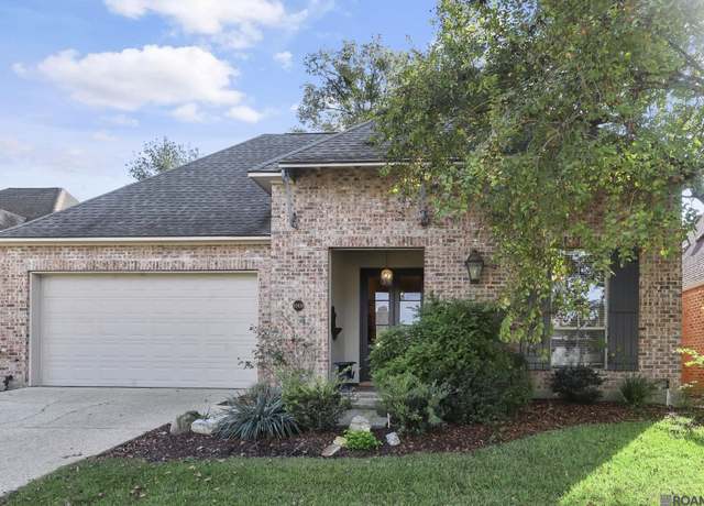 Property at 10828 Woodleaf Ave, Baton Rouge, LA 70816, 3 beds, 2 baths
