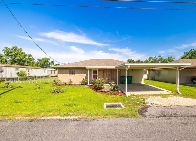 Property at 434 St Louis St, Raceland, LA 70394, 2 beds, 2 baths