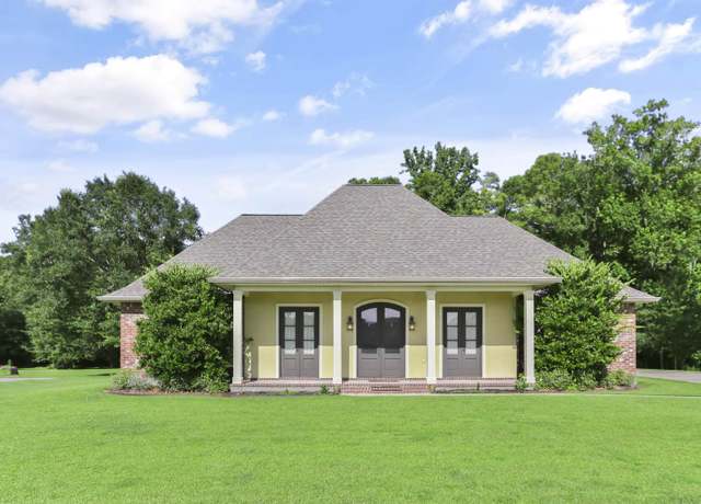Property at 160 Samantha Dr, Chackbay, LA 70301, 4 beds, 3 baths